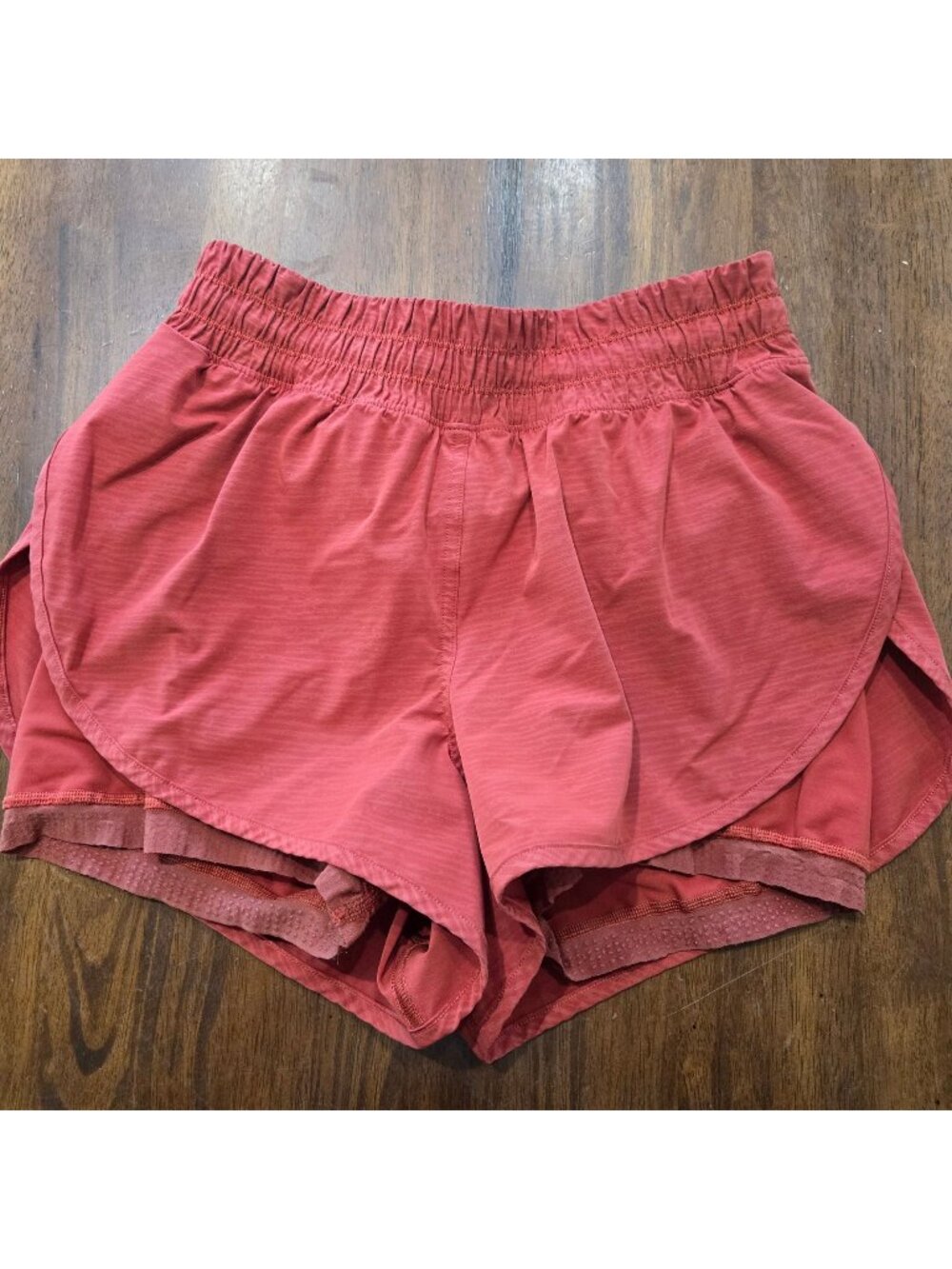 Lululemon Bootcamp Ready Short 3.5" Stride Emboss Womens Sz 8 (SKU 26-0178)
